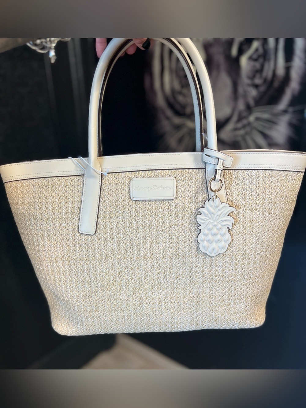 Tommy Bahama Raffia and PU Large Logo Tote with pineapple 🍍 charm-NWT - Picture 8 of 13